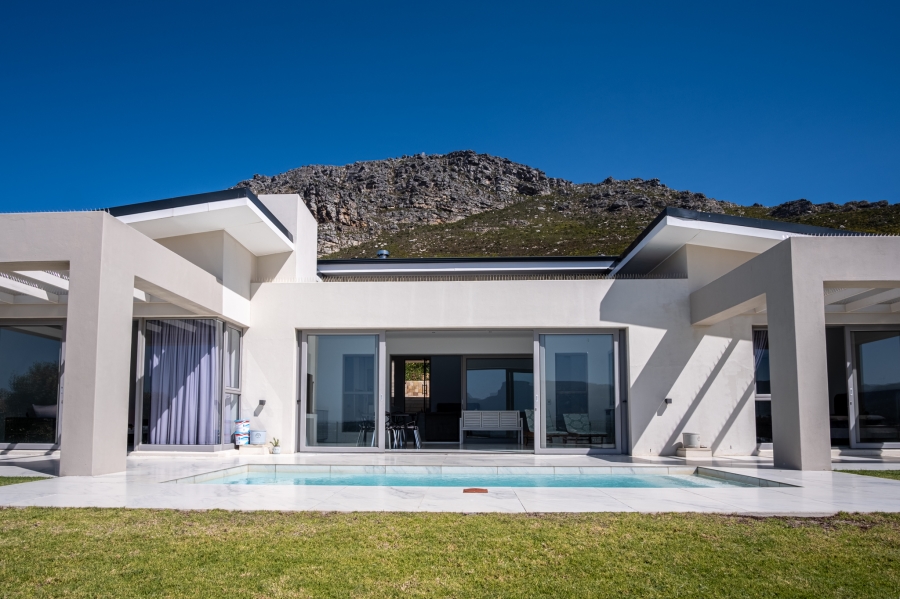 4 Bedroom Property for Sale in Stonehurst Mountain Estate Western Cape